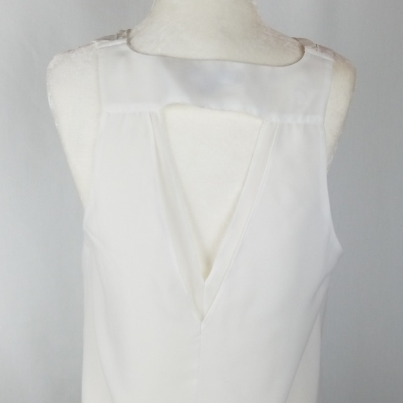 Banana Republic White V-Neck Blouse - Picture 4 of 6